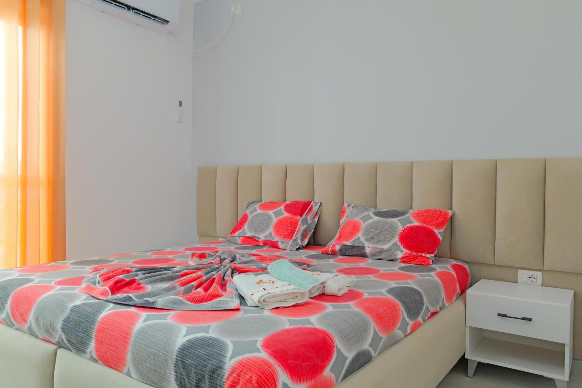 Vila Marina Apartments Sarandë Eksteriør bilde