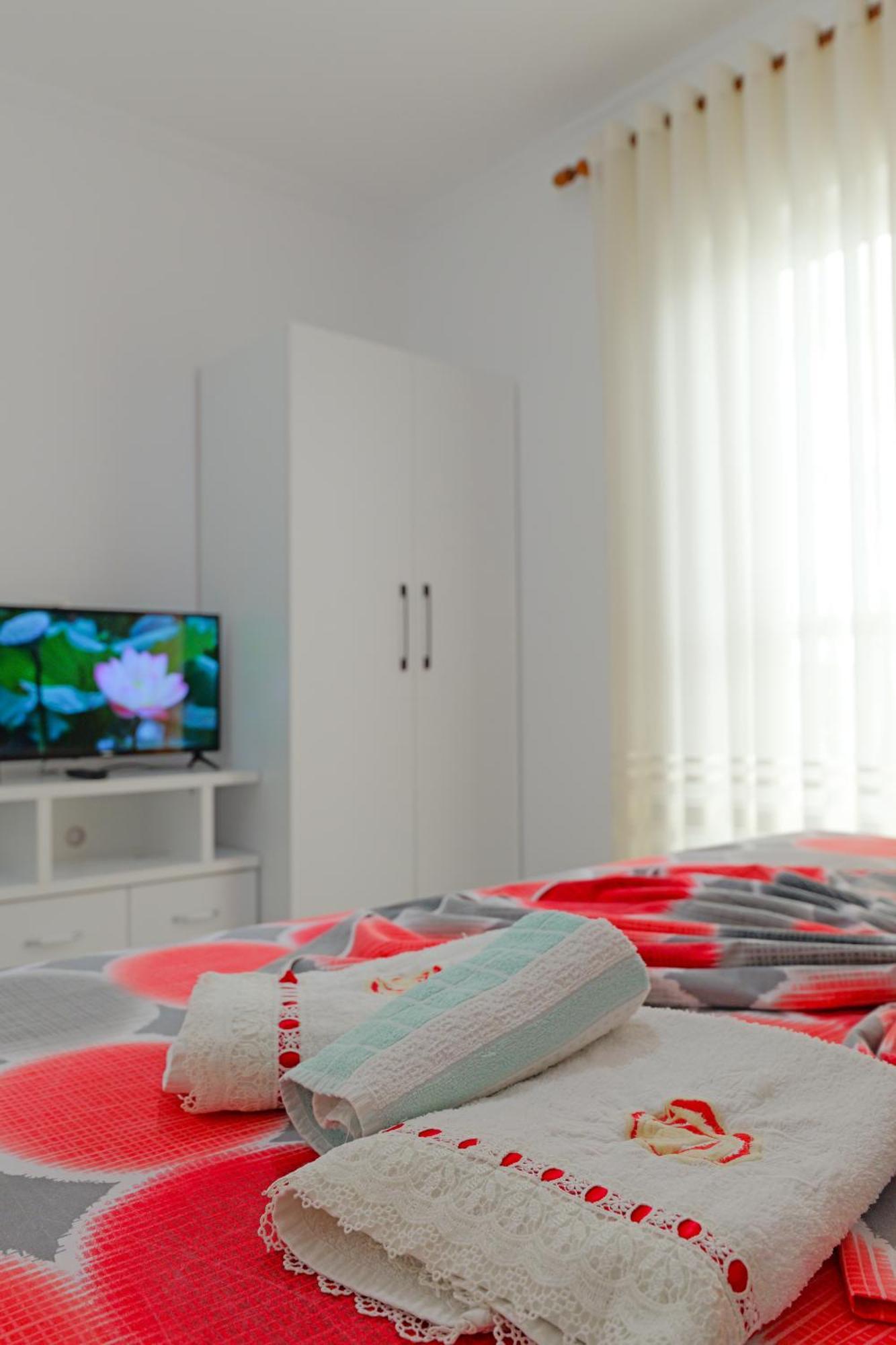 Vila Marina Apartments Sarandë Eksteriør bilde