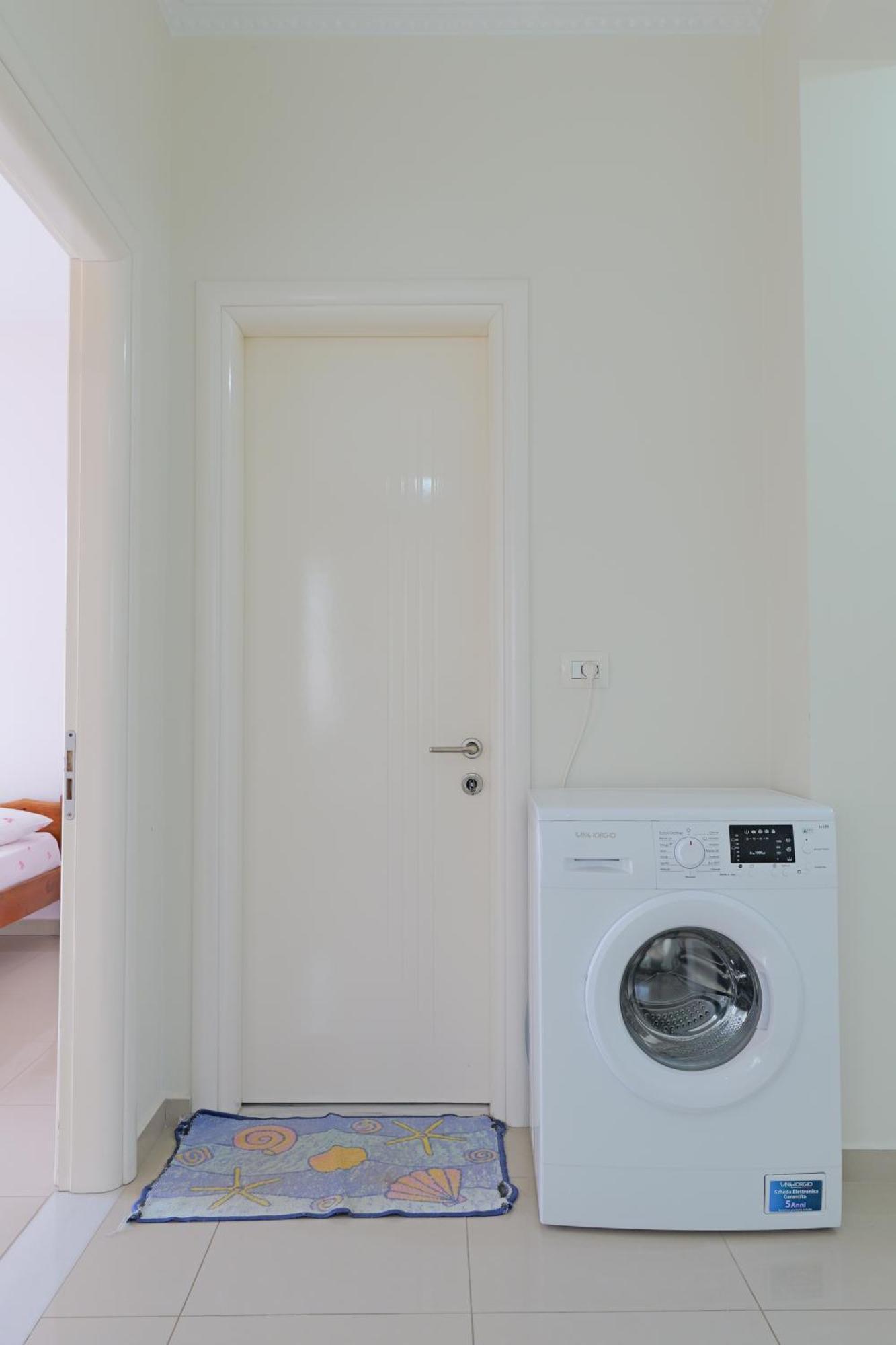 Vila Marina Apartments Sarandë Eksteriør bilde