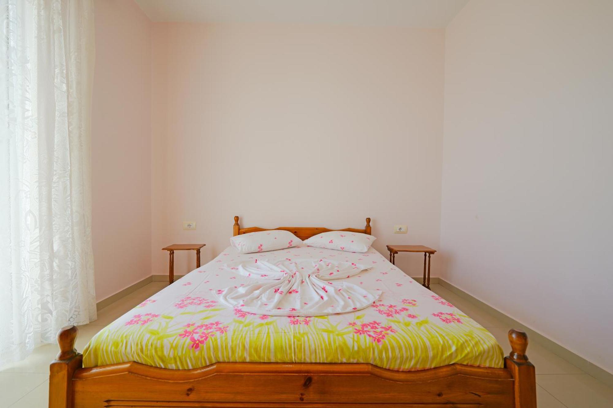 Vila Marina Apartments Sarandë Eksteriør bilde