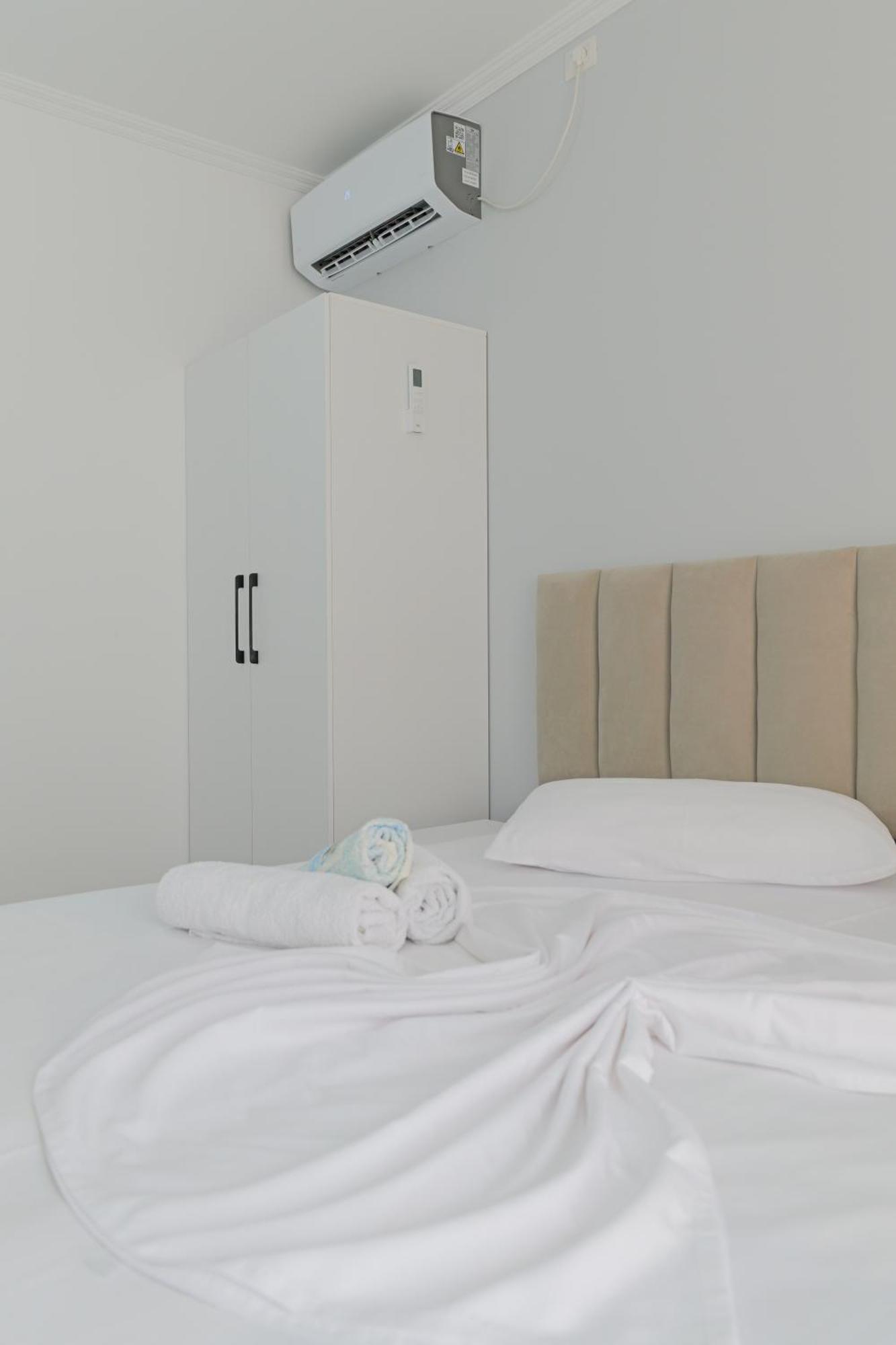 Vila Marina Apartments Sarandë Eksteriør bilde