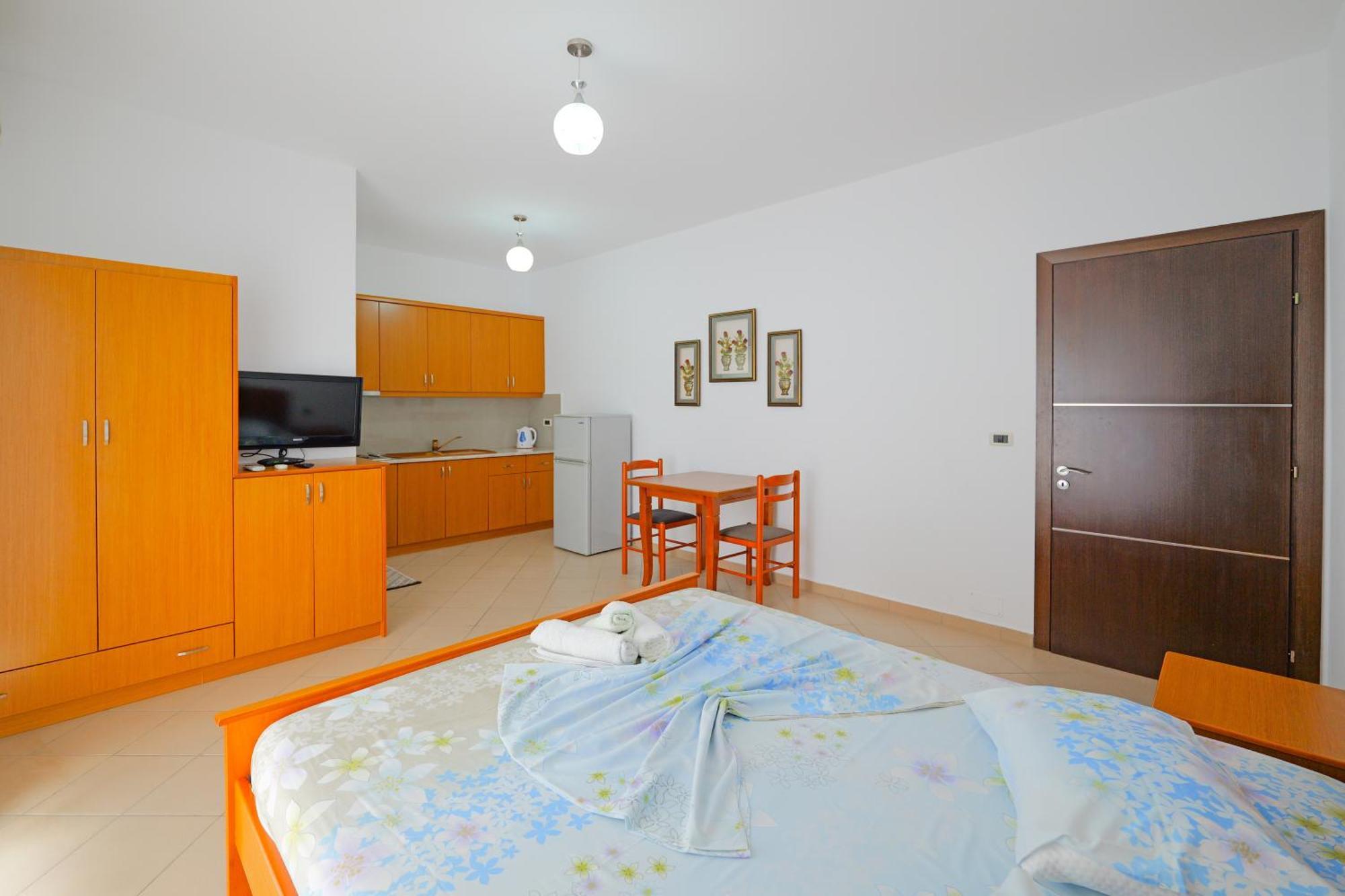 Vila Marina Apartments Sarandë Eksteriør bilde